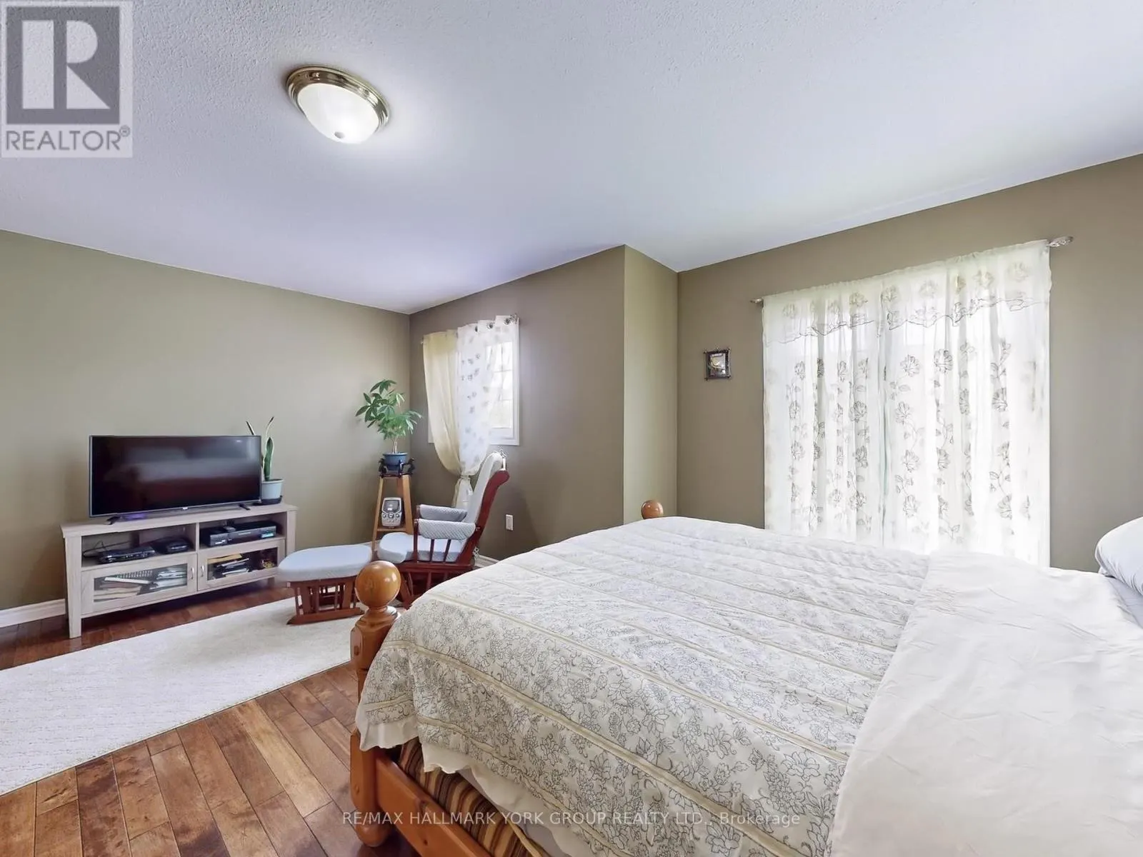 1 LANDER CRESCENT