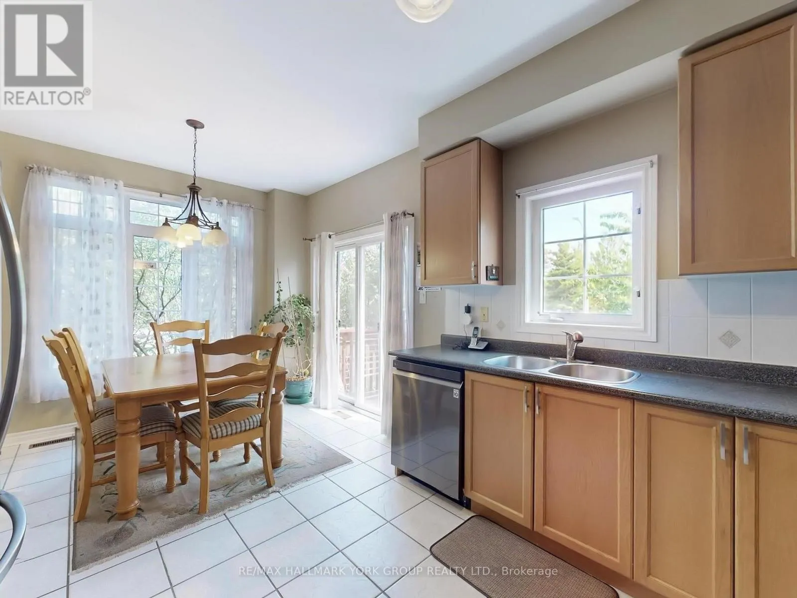 1 LANDER CRESCENT