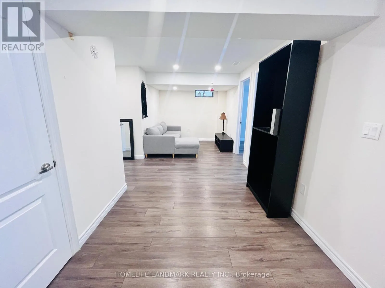 BSMT - 21 PLANTAIN LANE