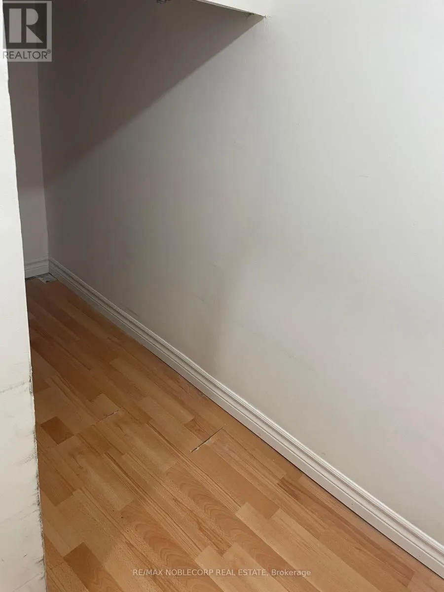 BSMT - 18 KINGLY CREST WAY