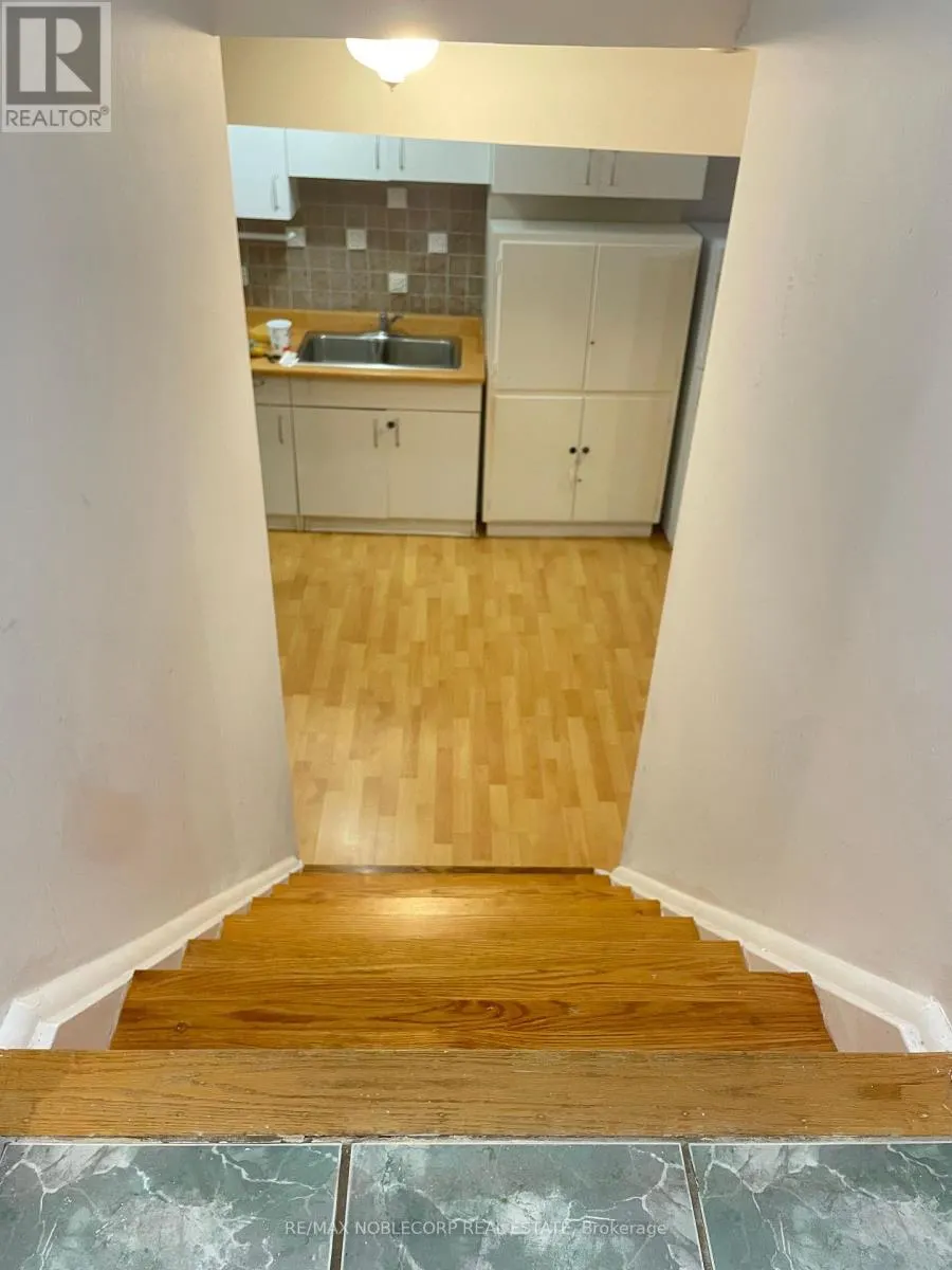 BSMT - 18 KINGLY CREST WAY
