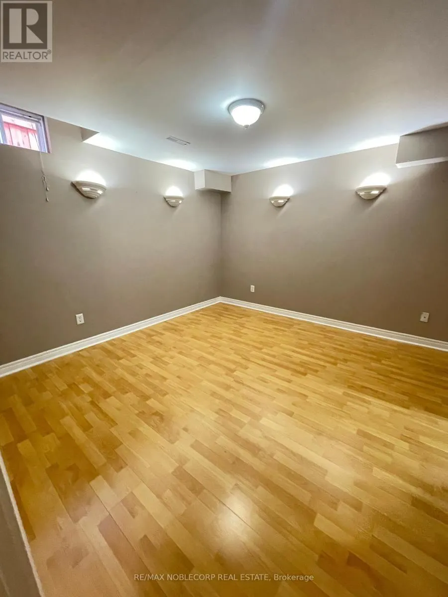 BSMT - 18 KINGLY CREST WAY