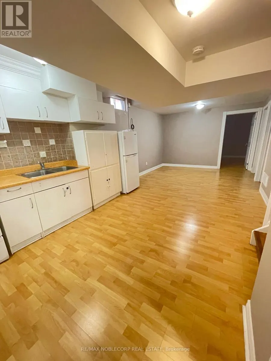 BSMT - 18 KINGLY CREST WAY