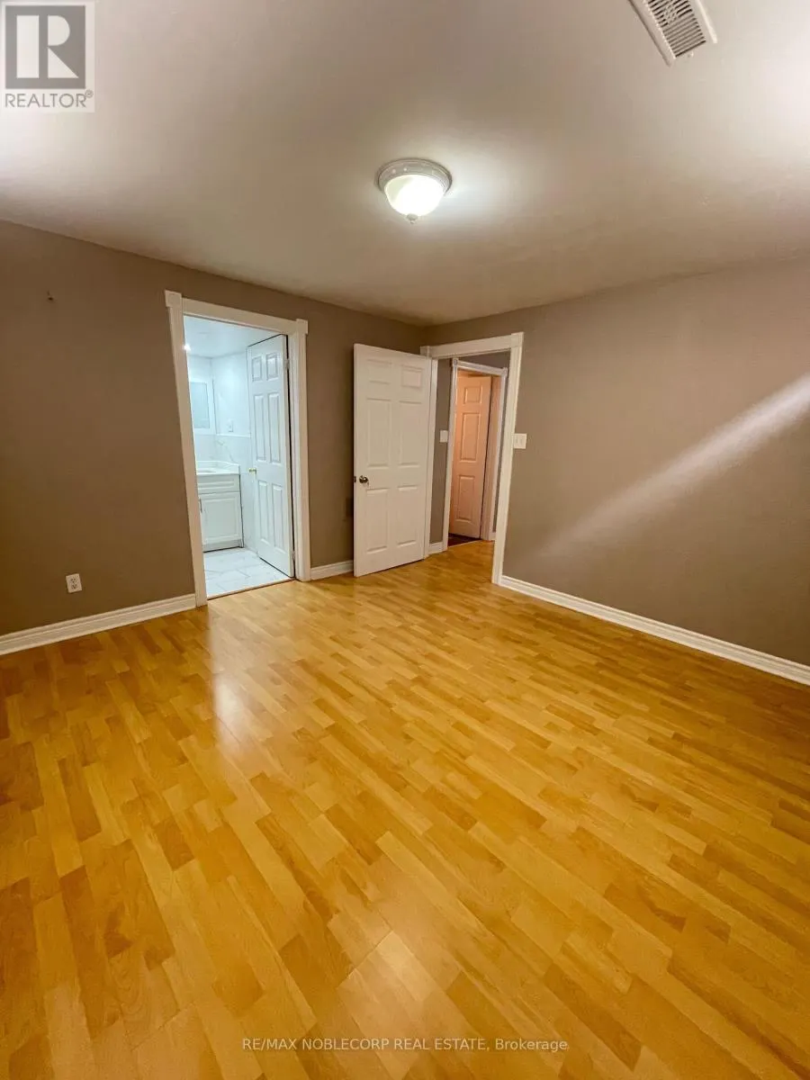 BSMT - 18 KINGLY CREST WAY
