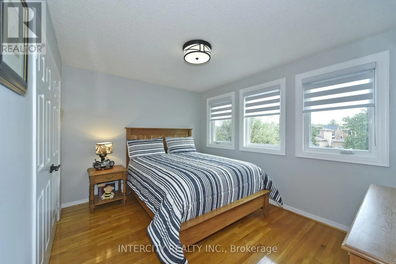 137 LARGO CRESCENT