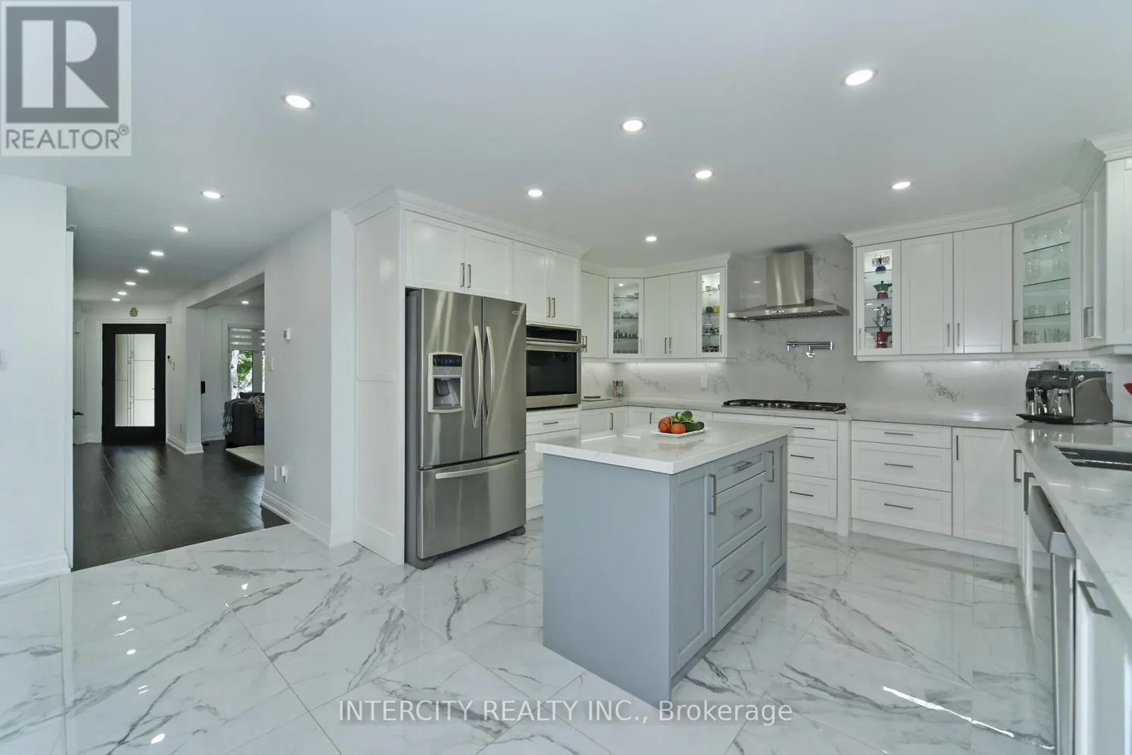 137 LARGO CRESCENT