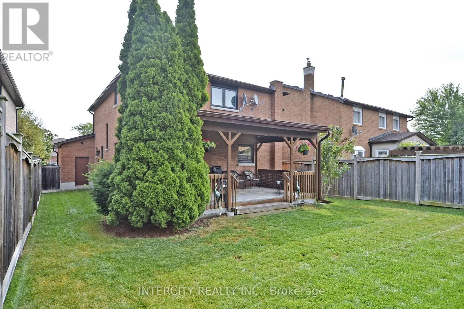 137 LARGO CRESCENT