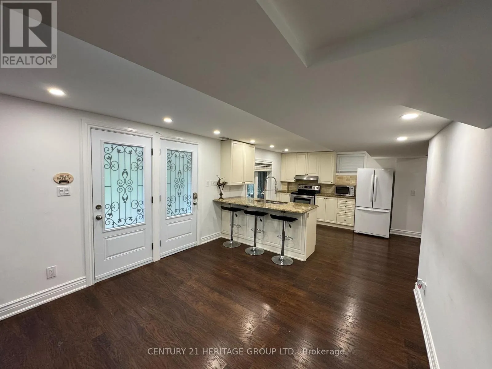 229 WILLIS DRIVE
