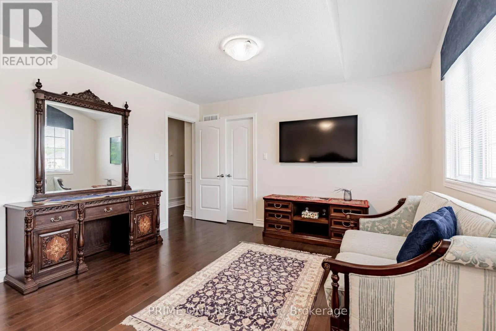 19 RIDGESTONE DRIVE