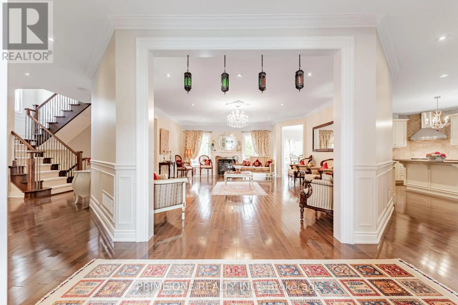 19 RIDGESTONE DRIVE