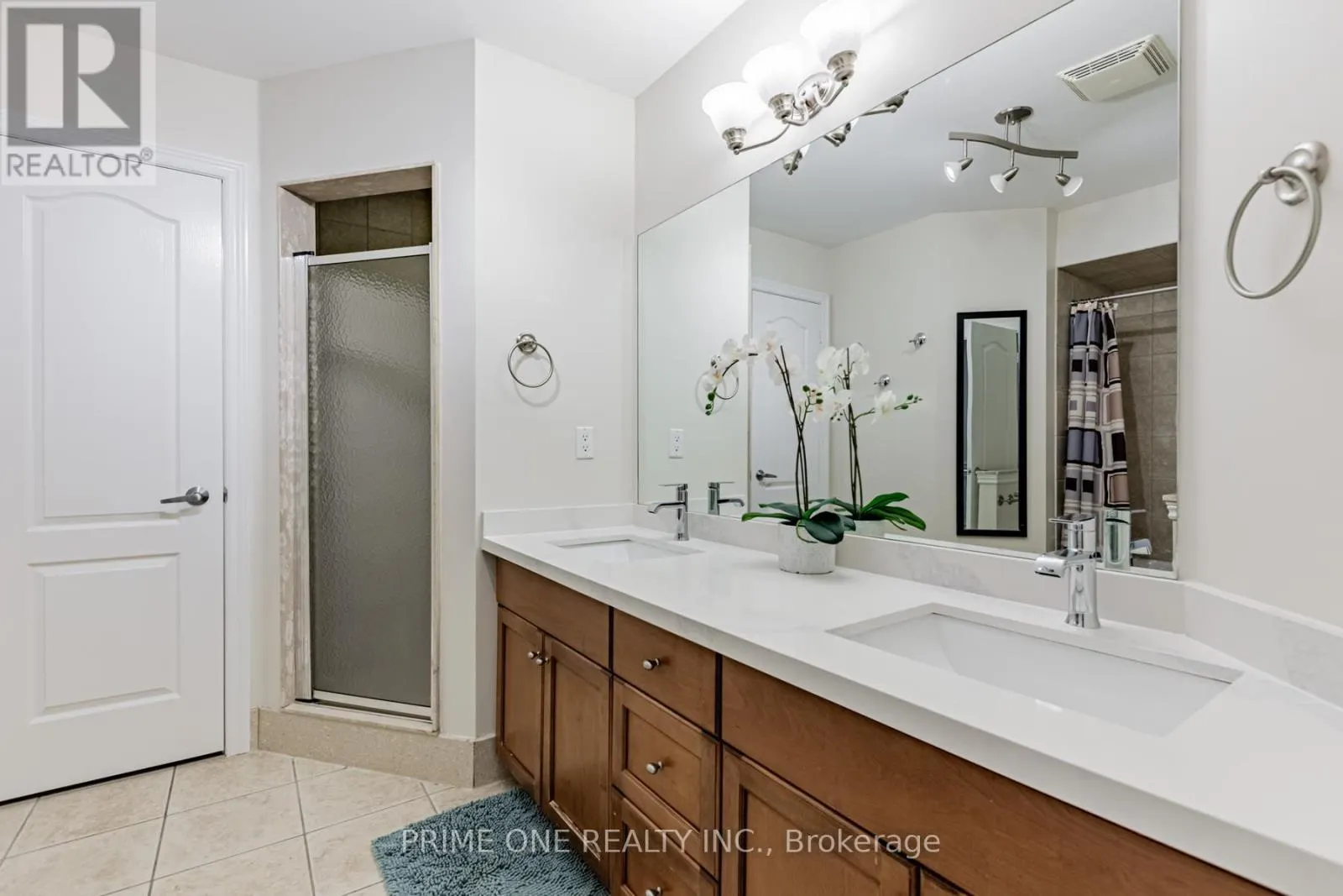 19 RIDGESTONE DRIVE