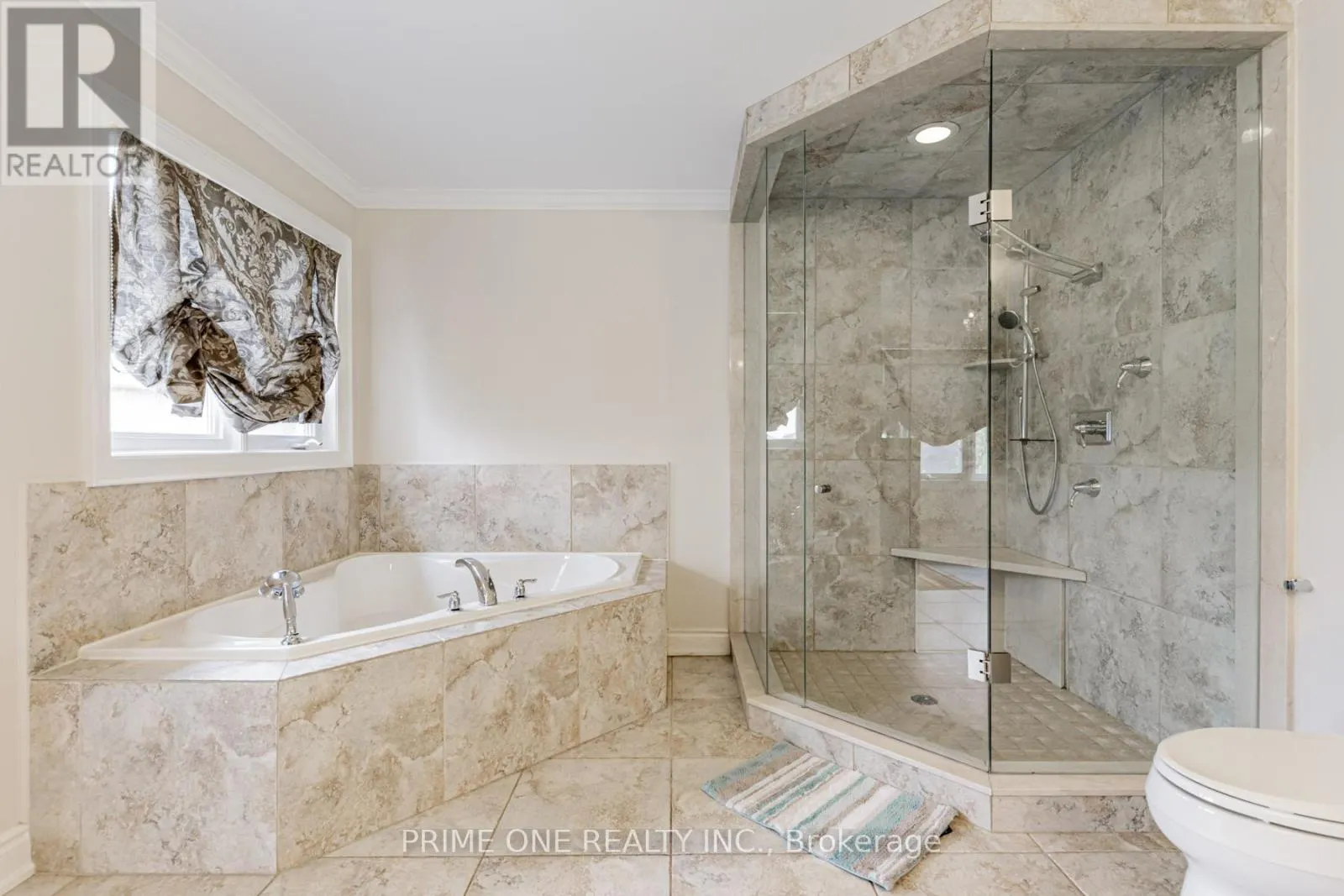 19 RIDGESTONE DRIVE