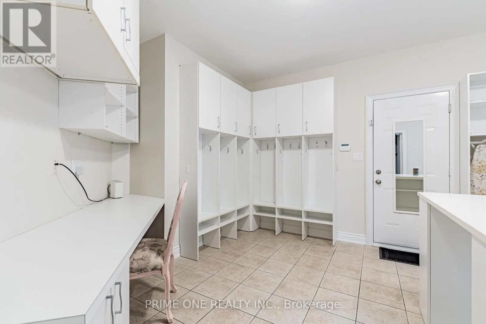 19 RIDGESTONE DRIVE