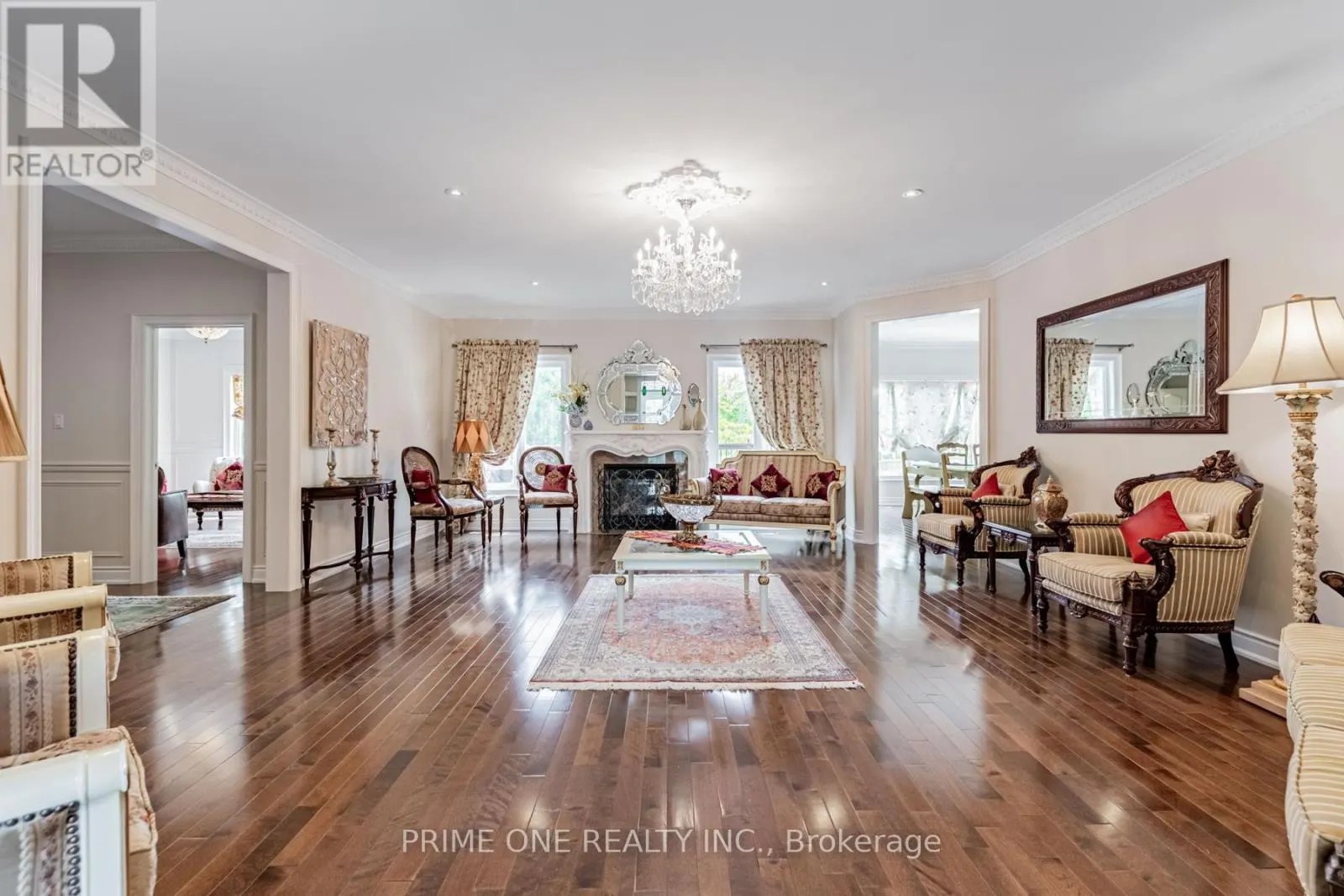 19 RIDGESTONE DRIVE