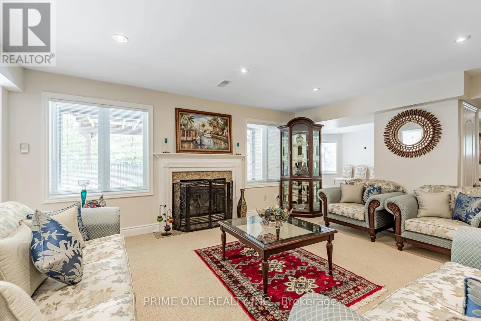 19 RIDGESTONE DRIVE