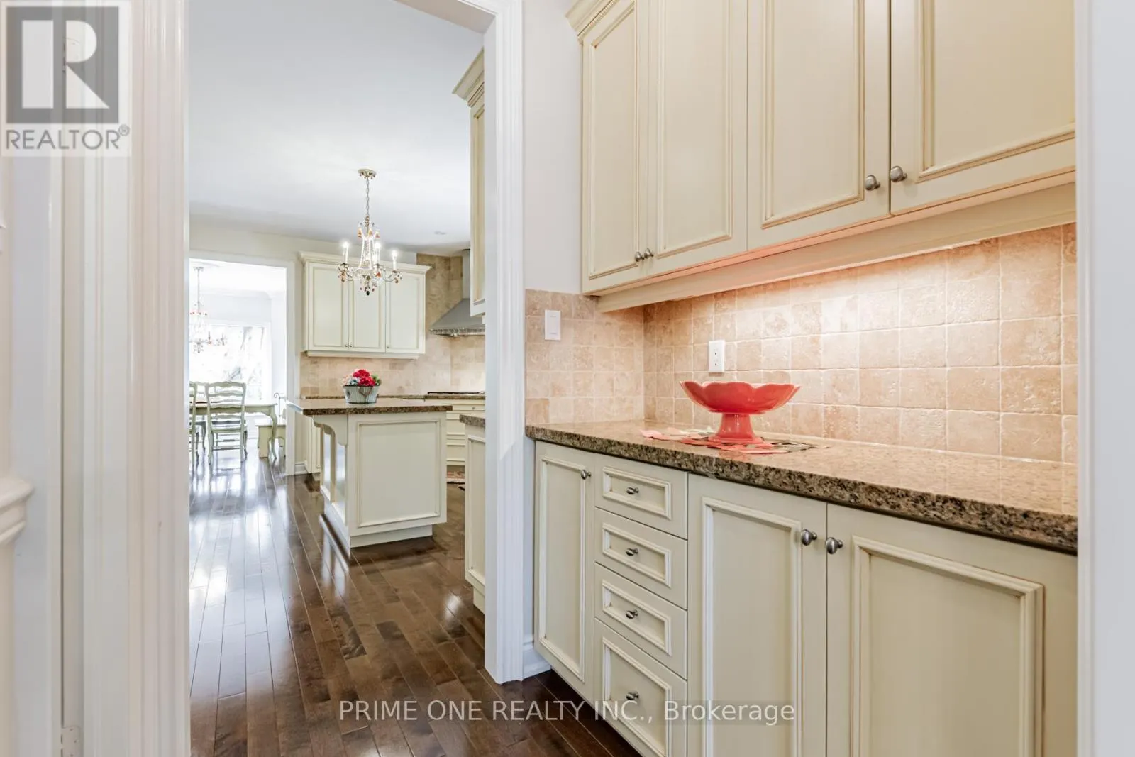 19 RIDGESTONE DRIVE