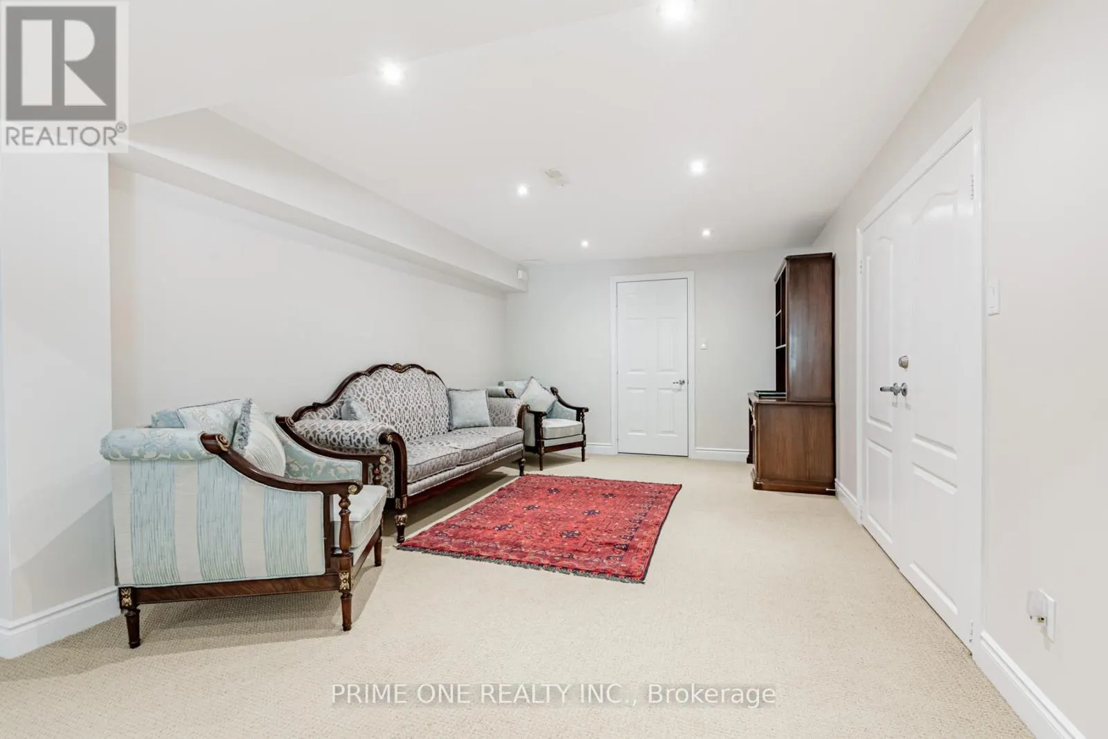 19 RIDGESTONE DRIVE