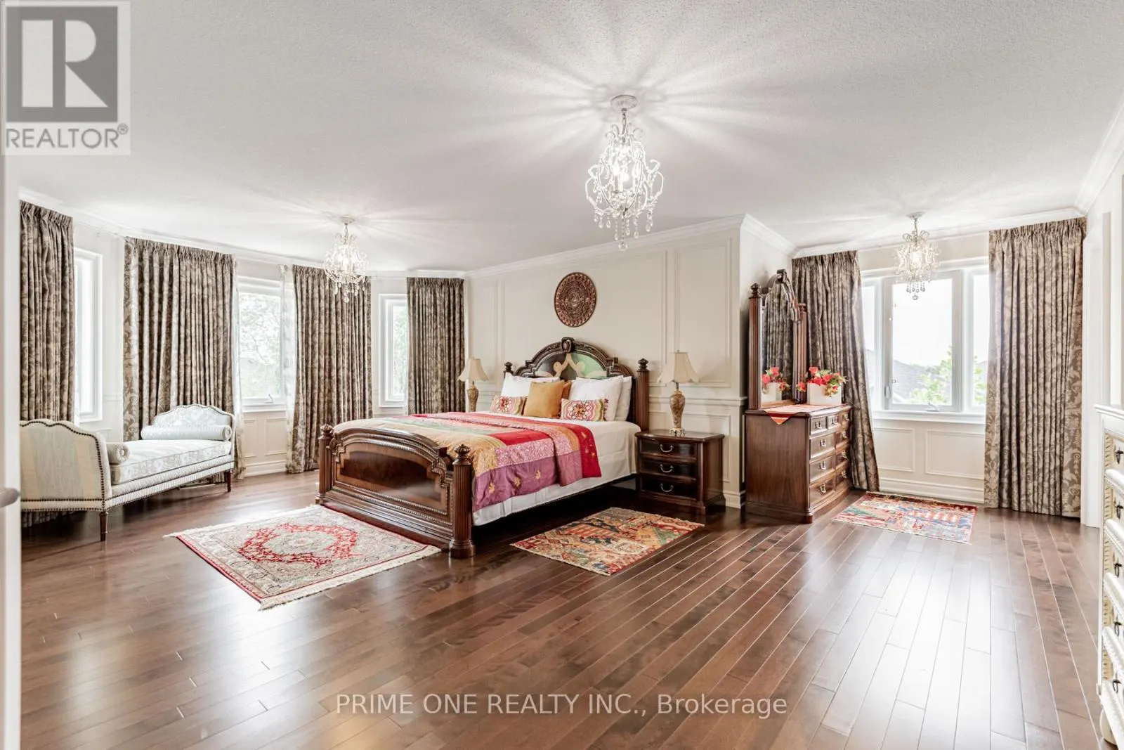 19 RIDGESTONE DRIVE