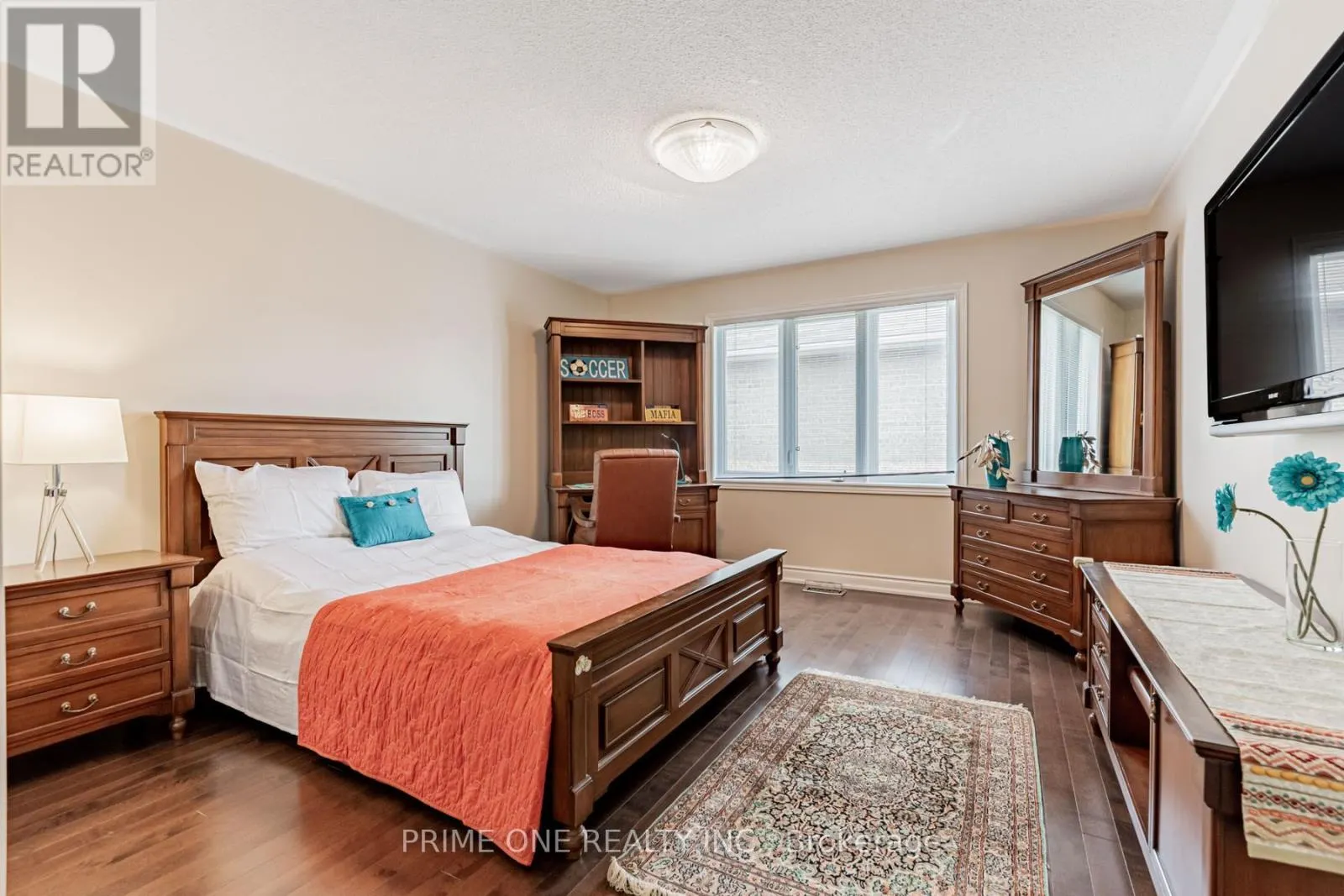 19 RIDGESTONE DRIVE