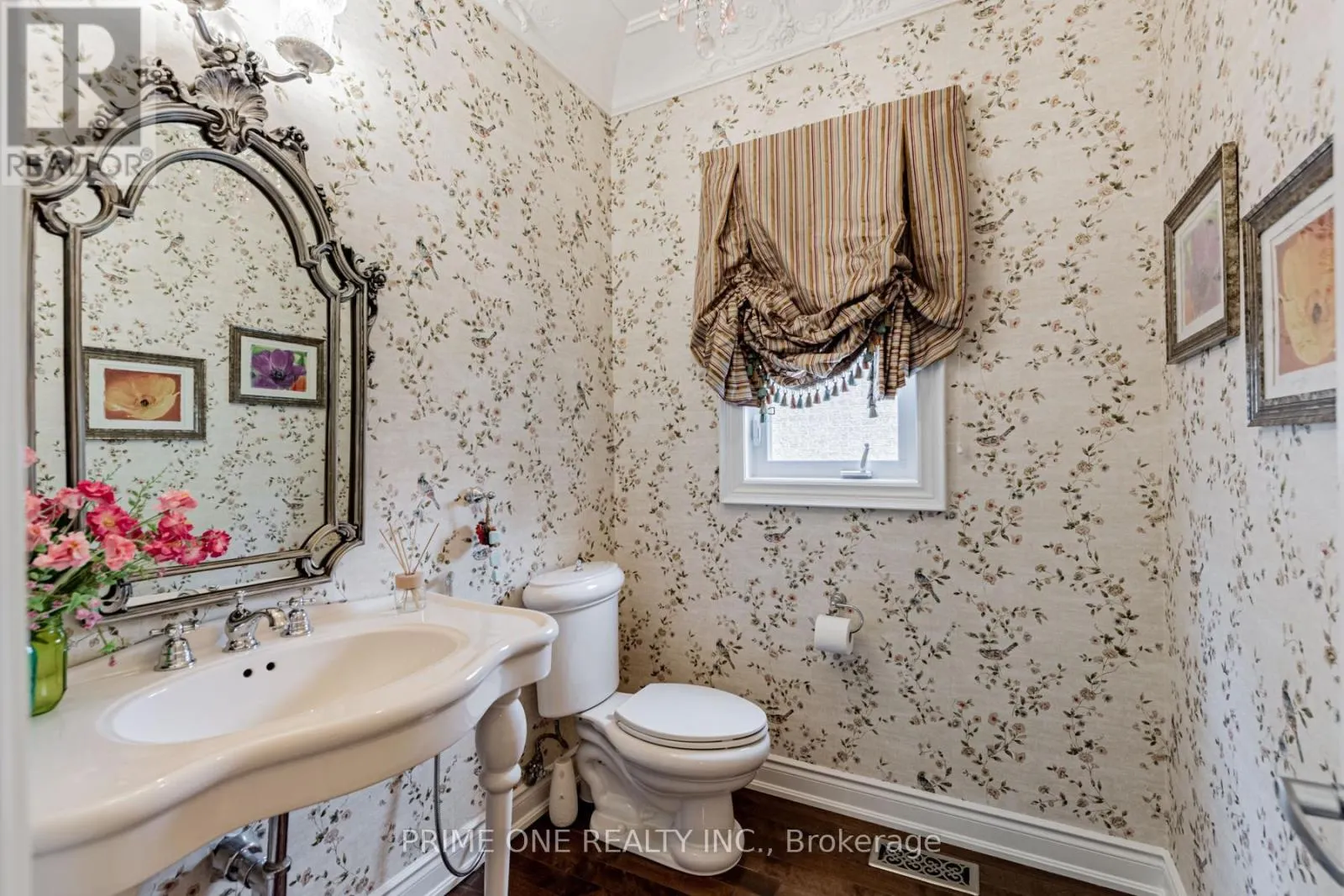 19 RIDGESTONE DRIVE