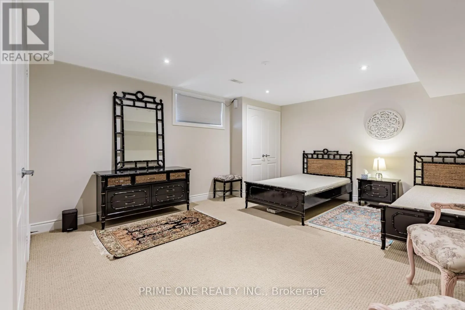 19 RIDGESTONE DRIVE