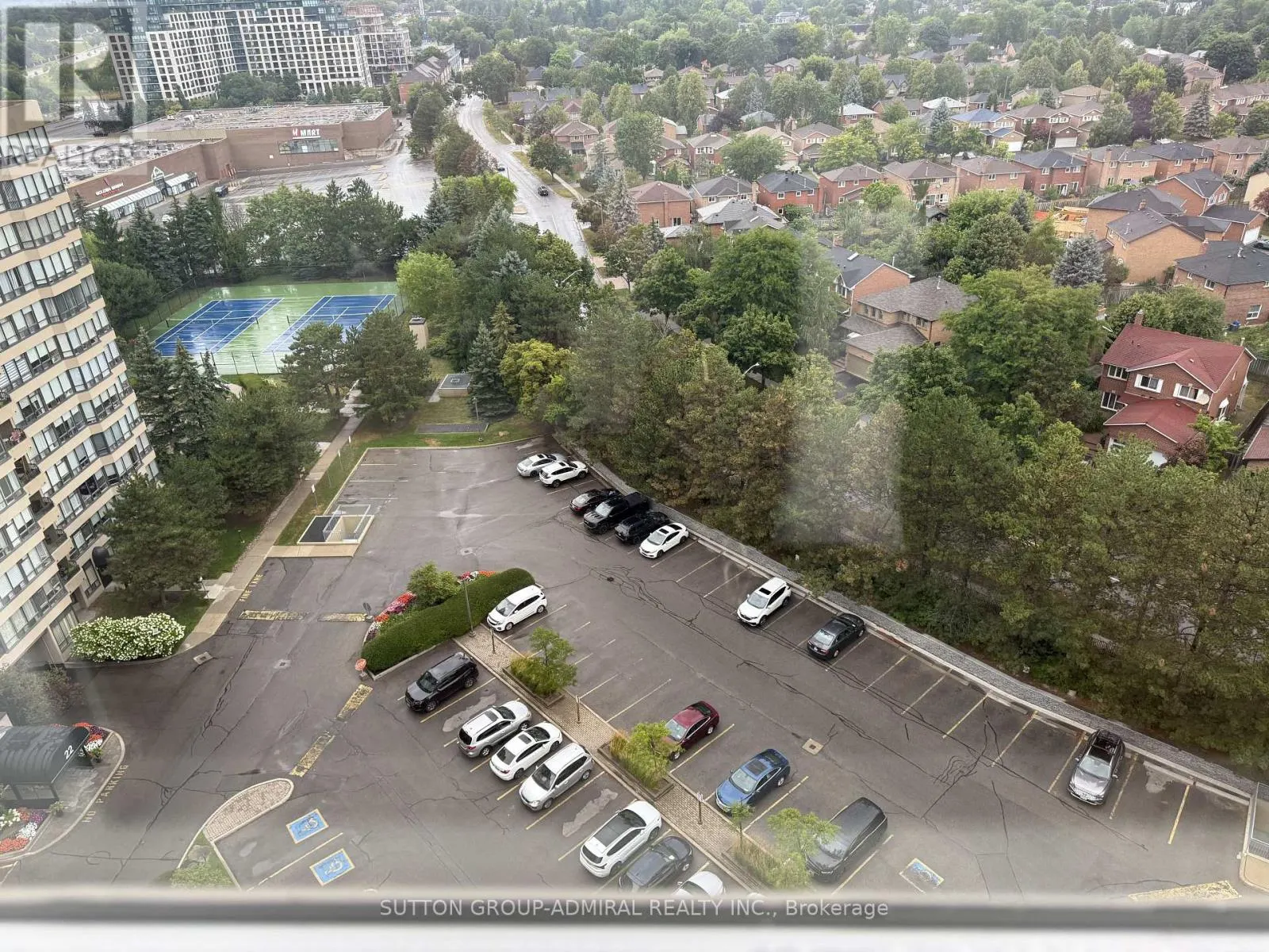 PH27 - 32 CLARISSA DRIVE