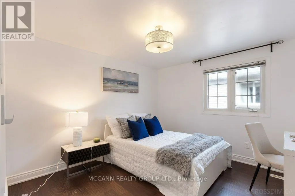 81 STIRLING CRESCENT