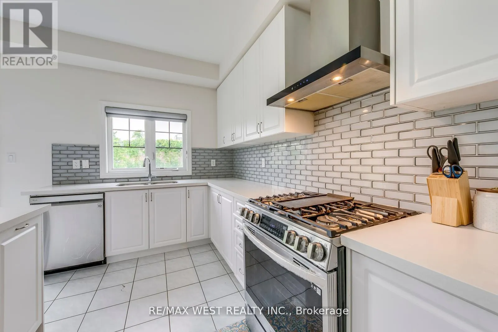 286 DANNY WHEELER BOULEVARD