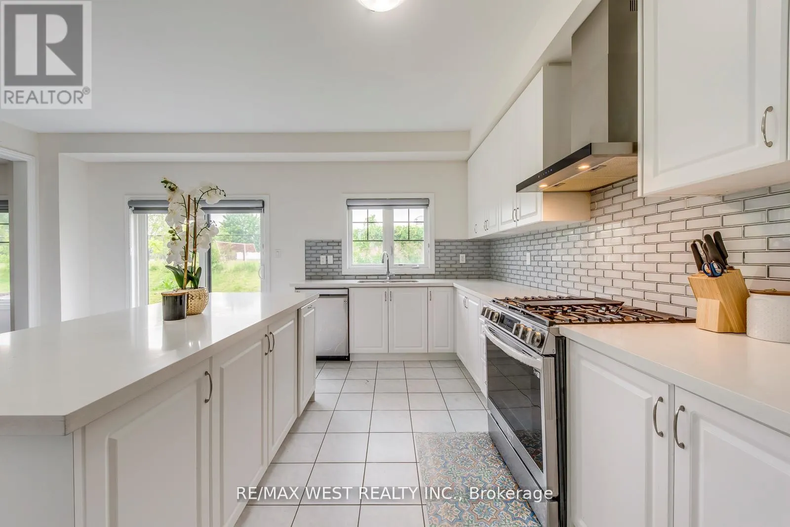 286 DANNY WHEELER BOULEVARD