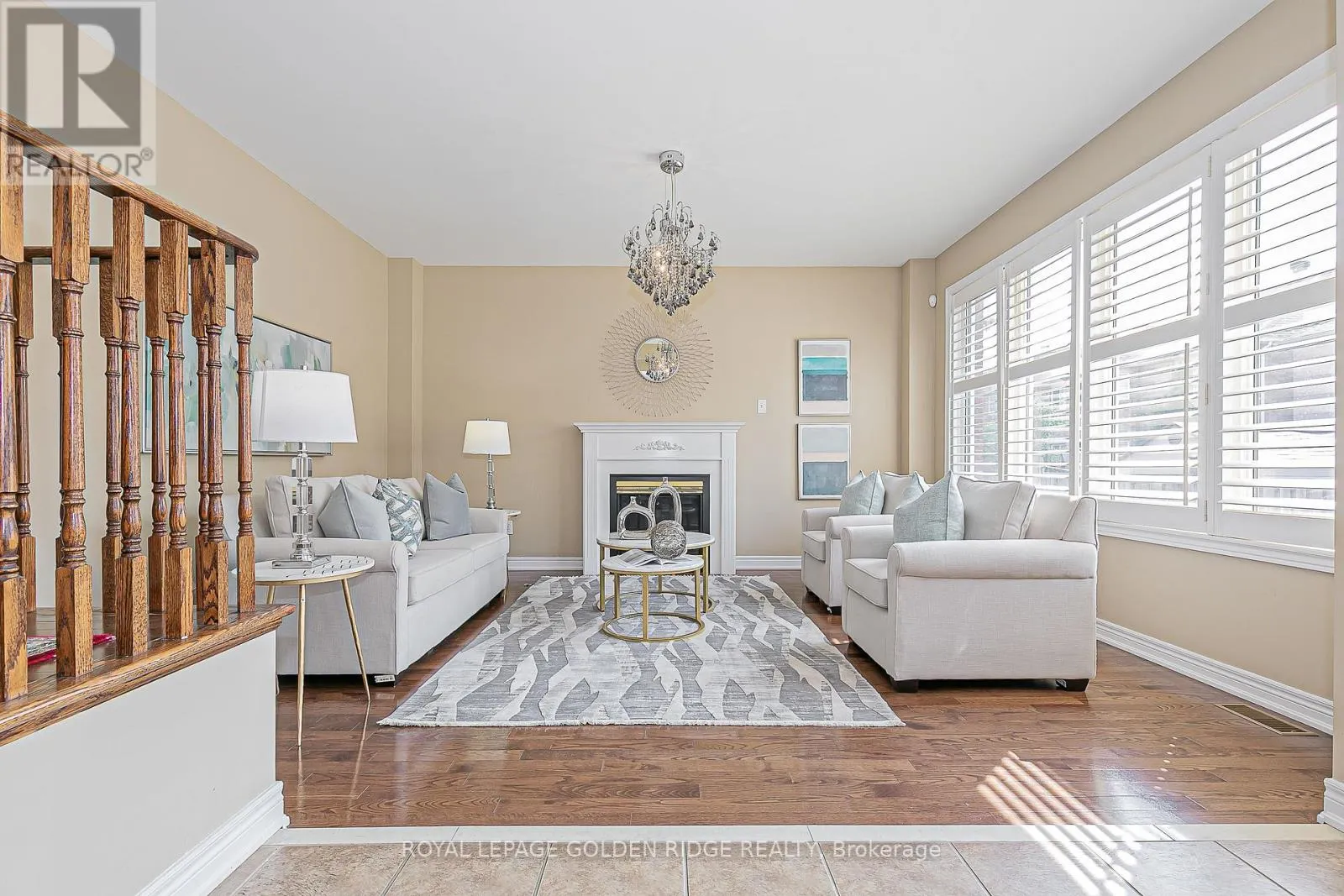 12 GOLDEN MEADOW DRIVE