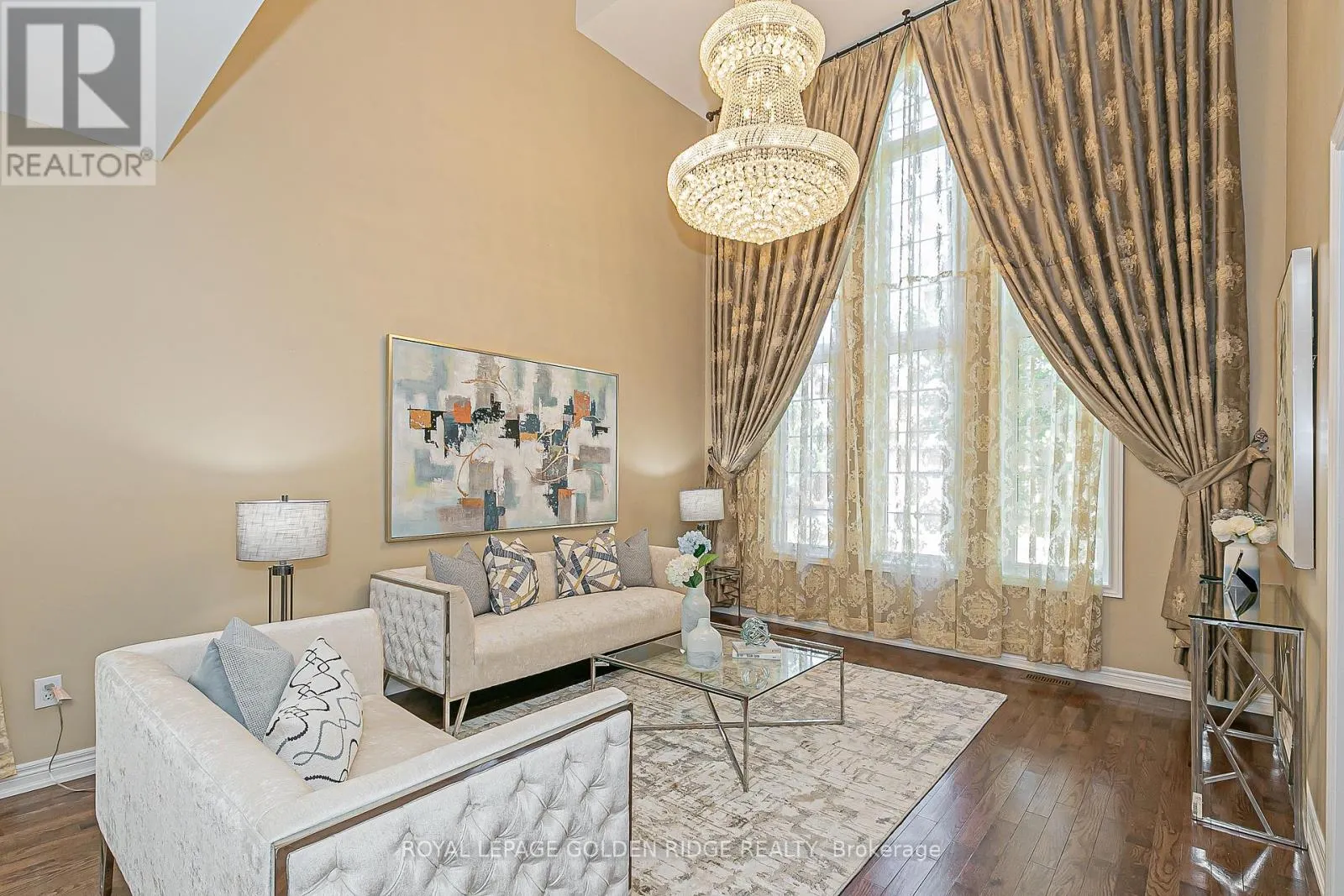 12 GOLDEN MEADOW DRIVE