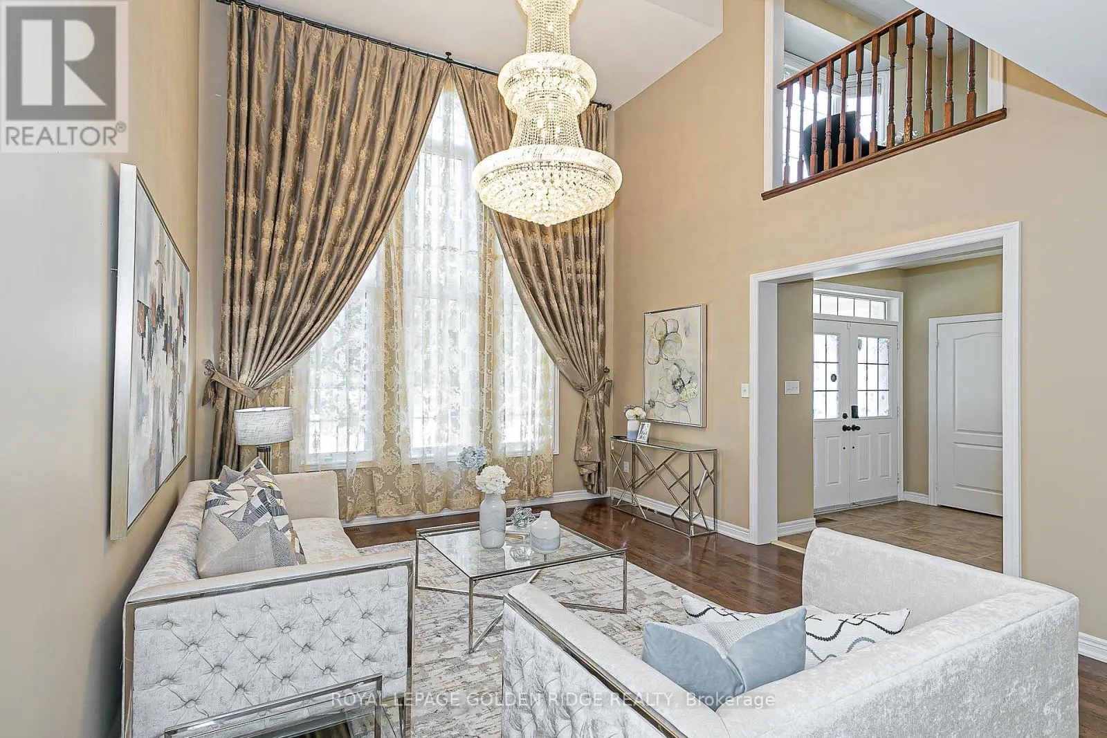 12 GOLDEN MEADOW DRIVE
