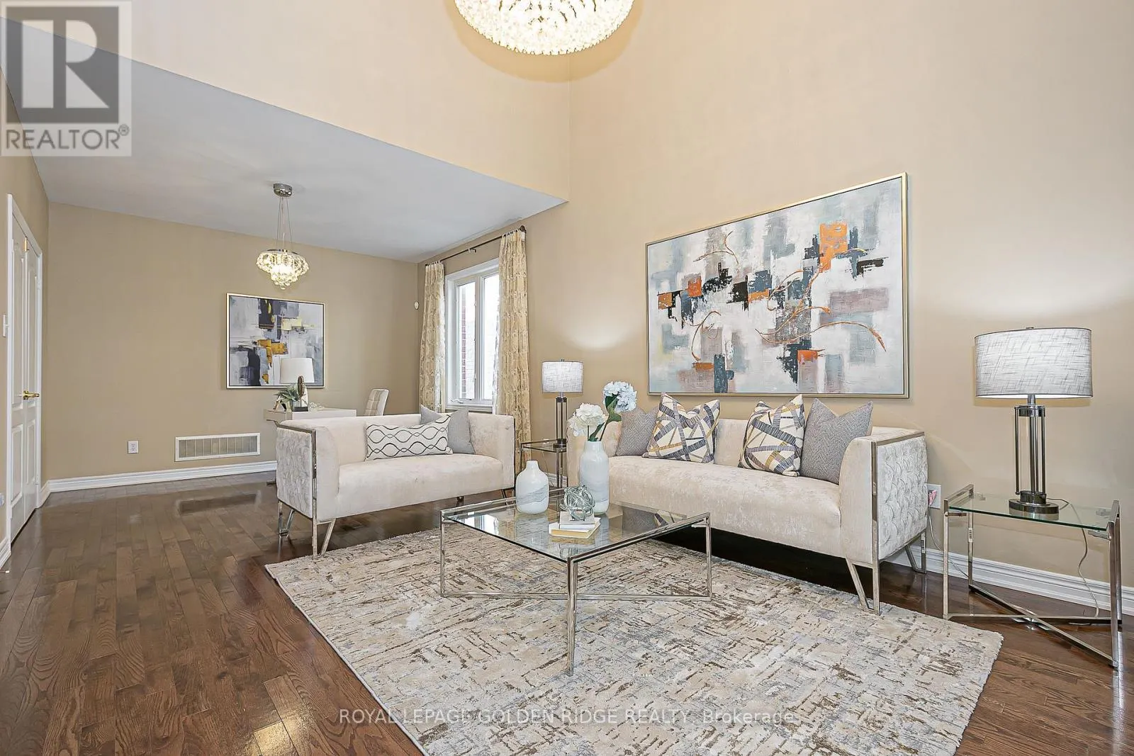 12 GOLDEN MEADOW DRIVE