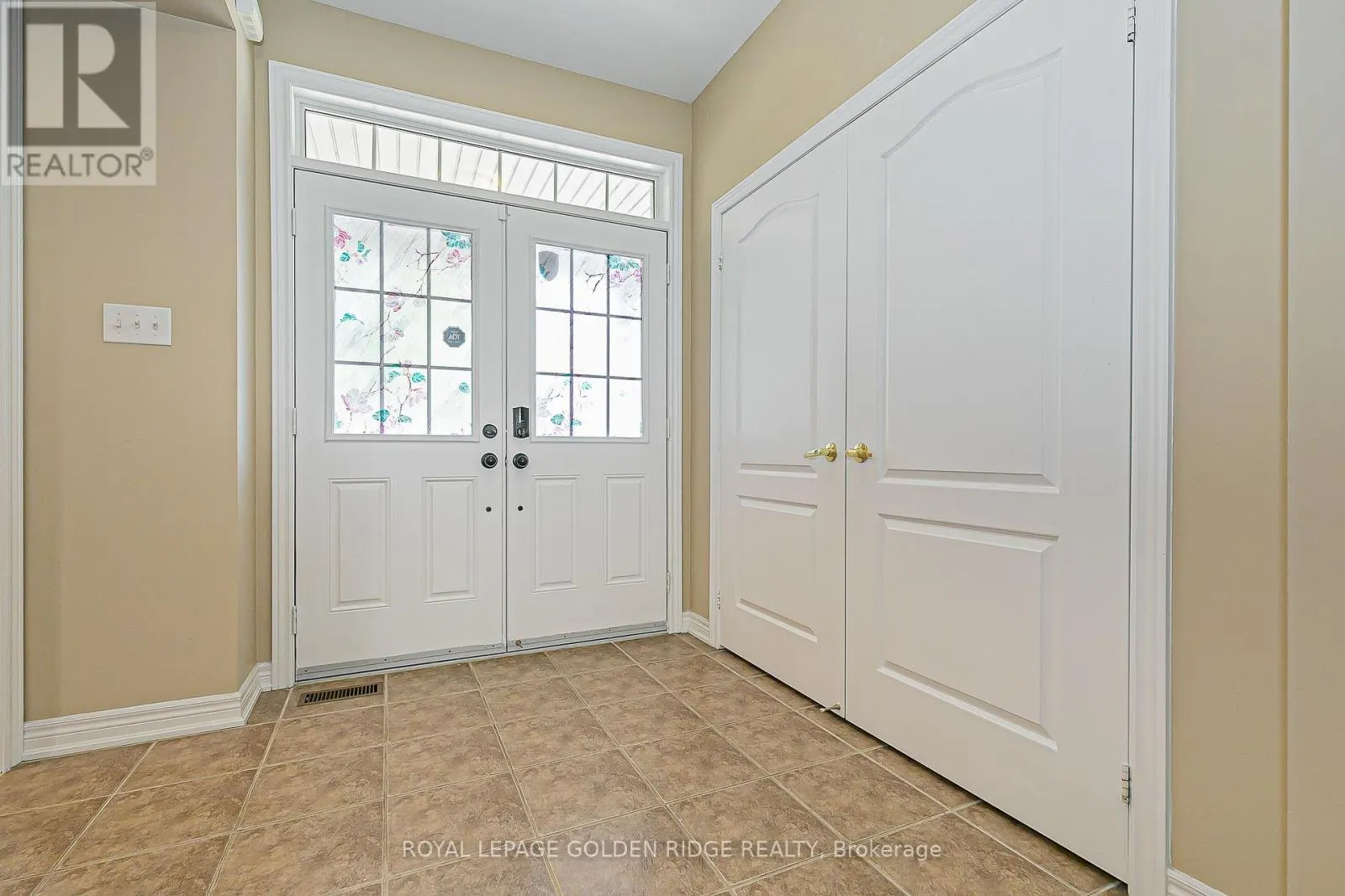 12 GOLDEN MEADOW DRIVE
