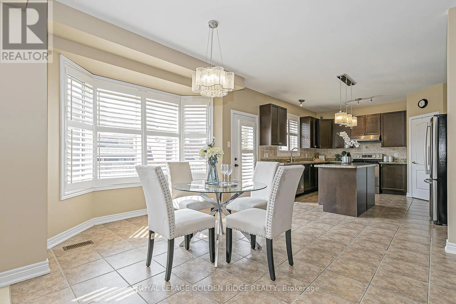 12 GOLDEN MEADOW DRIVE