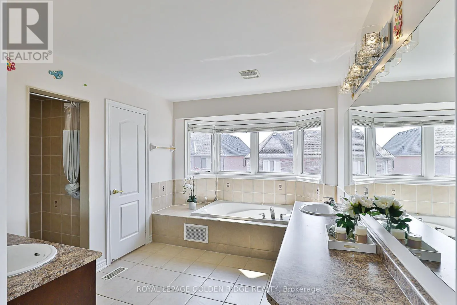 12 GOLDEN MEADOW DRIVE