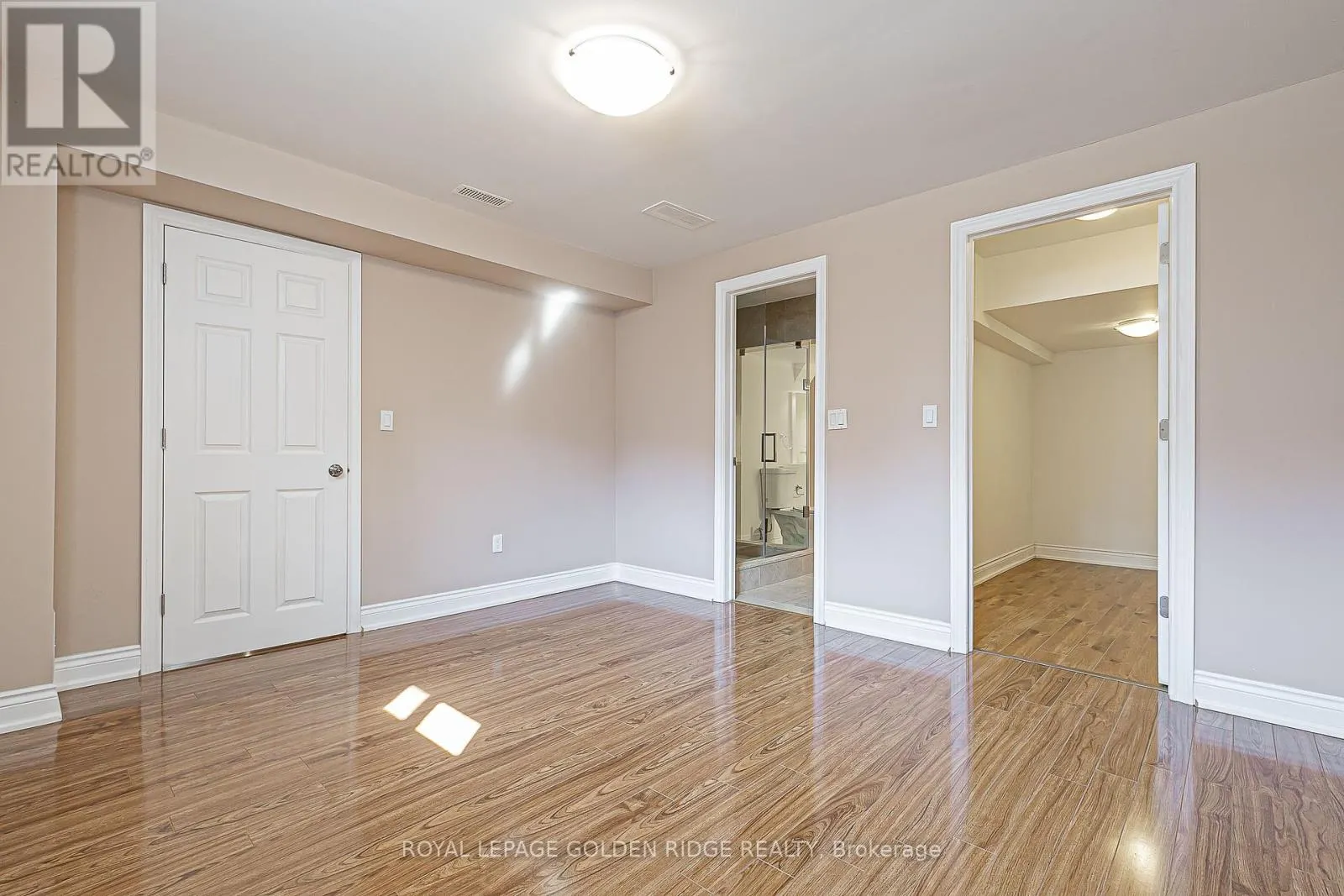 12 GOLDEN MEADOW DRIVE