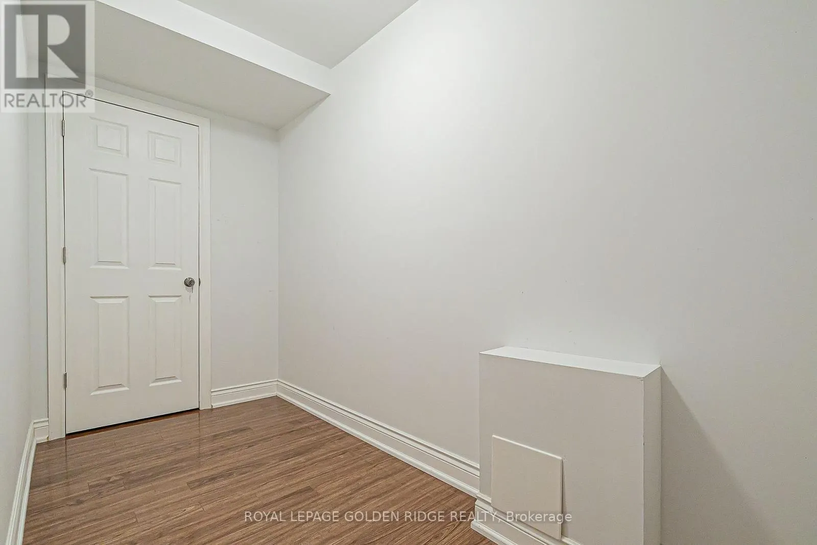 12 GOLDEN MEADOW DRIVE