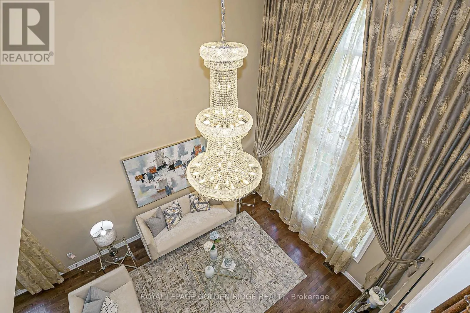 12 GOLDEN MEADOW DRIVE