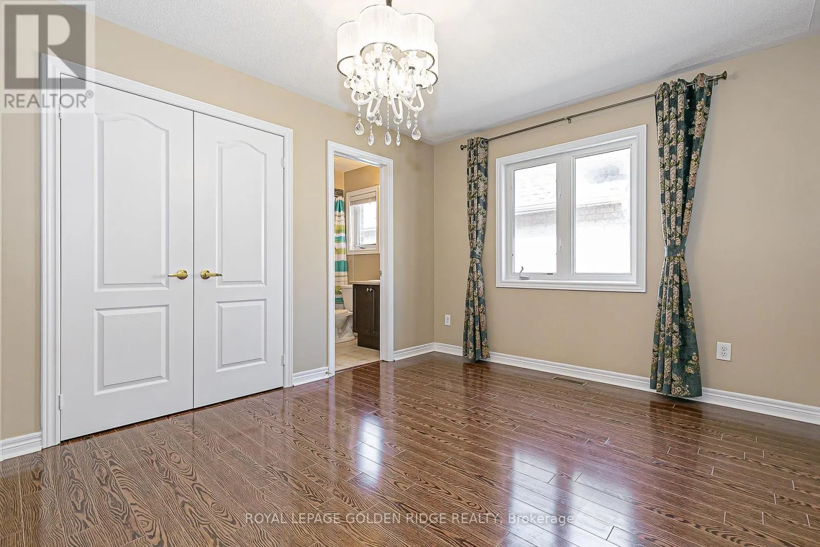 12 GOLDEN MEADOW DRIVE
