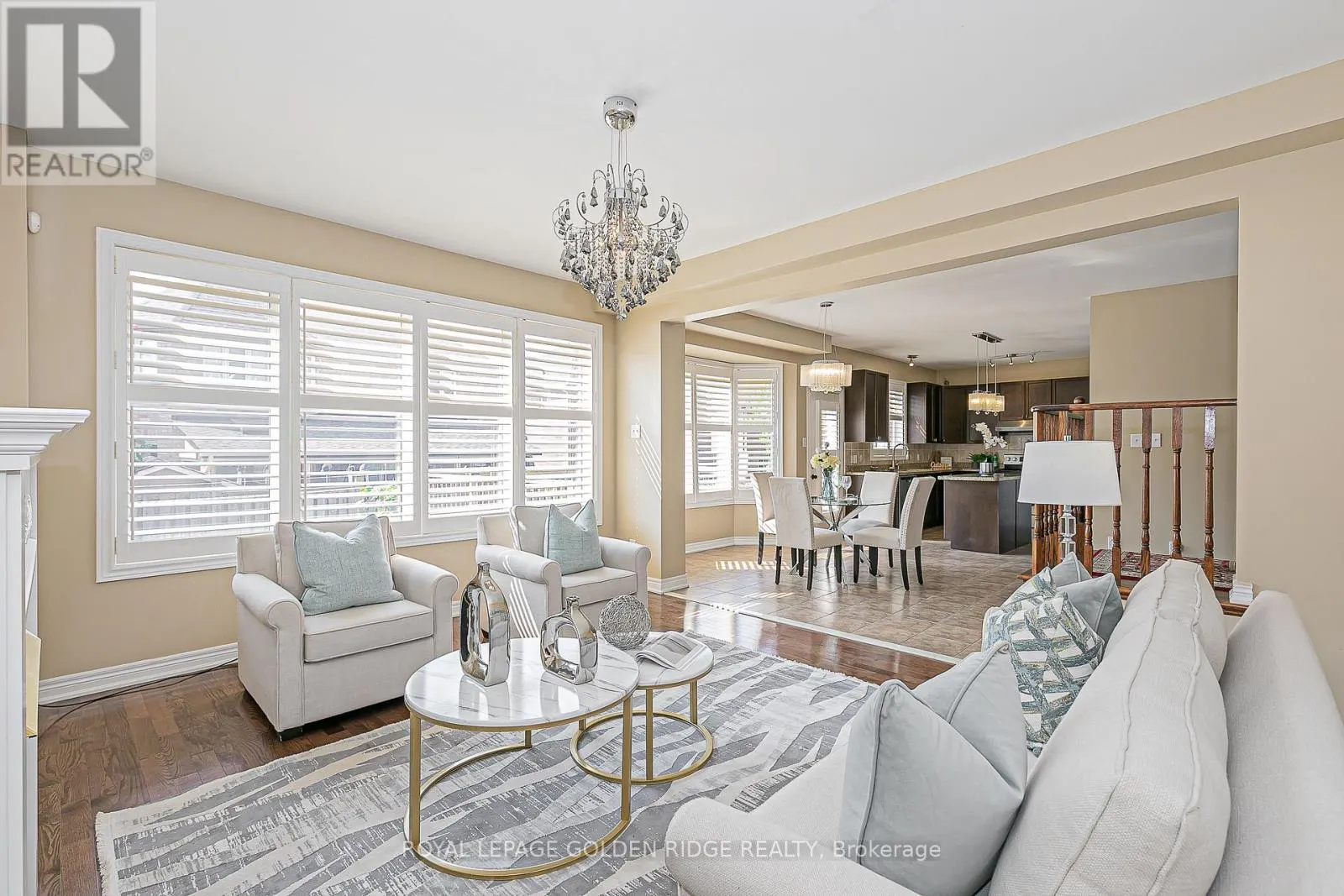 12 GOLDEN MEADOW DRIVE