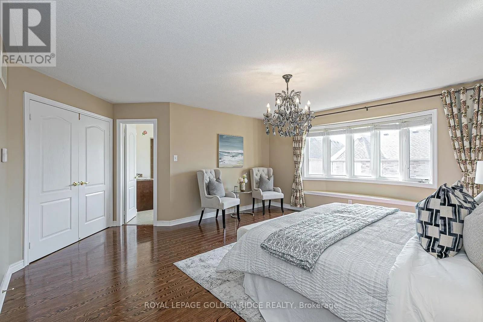 12 GOLDEN MEADOW DRIVE