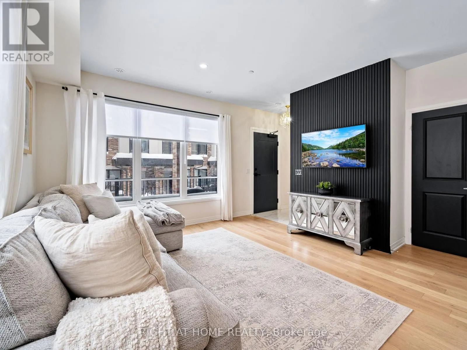 8-50 BAYNES WAY