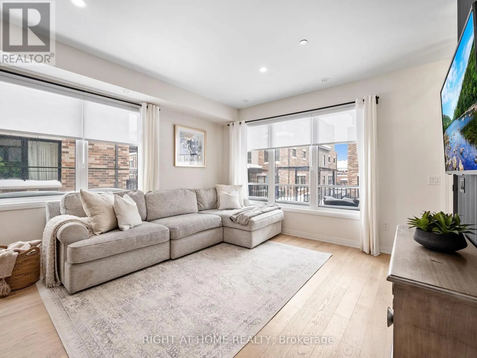 8-50 BAYNES WAY