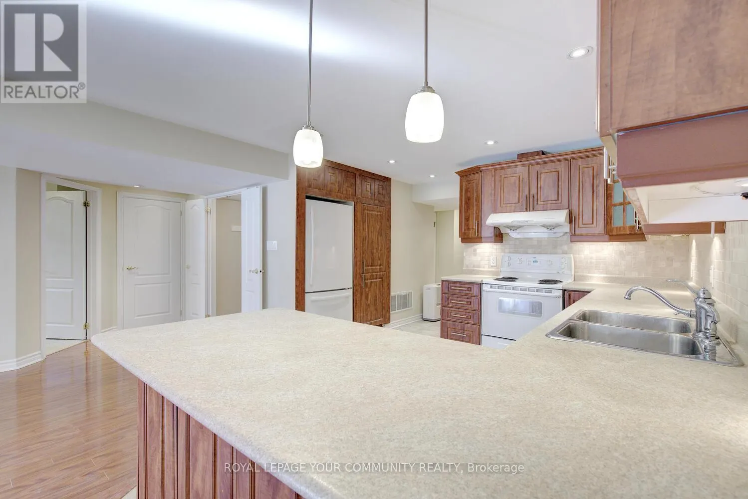 1-BED WALK-OUT BASEMENT - 625 GRAND TRUNK AVENUE