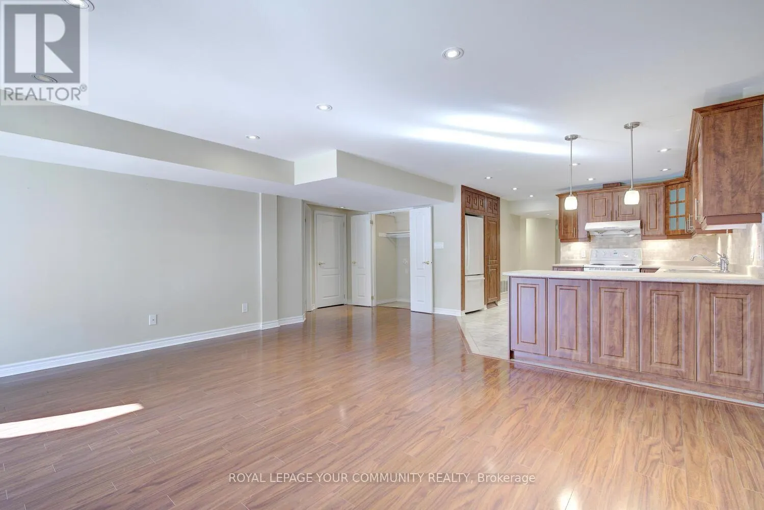 1-BED WALK-OUT BASEMENT - 625 GRAND TRUNK AVENUE