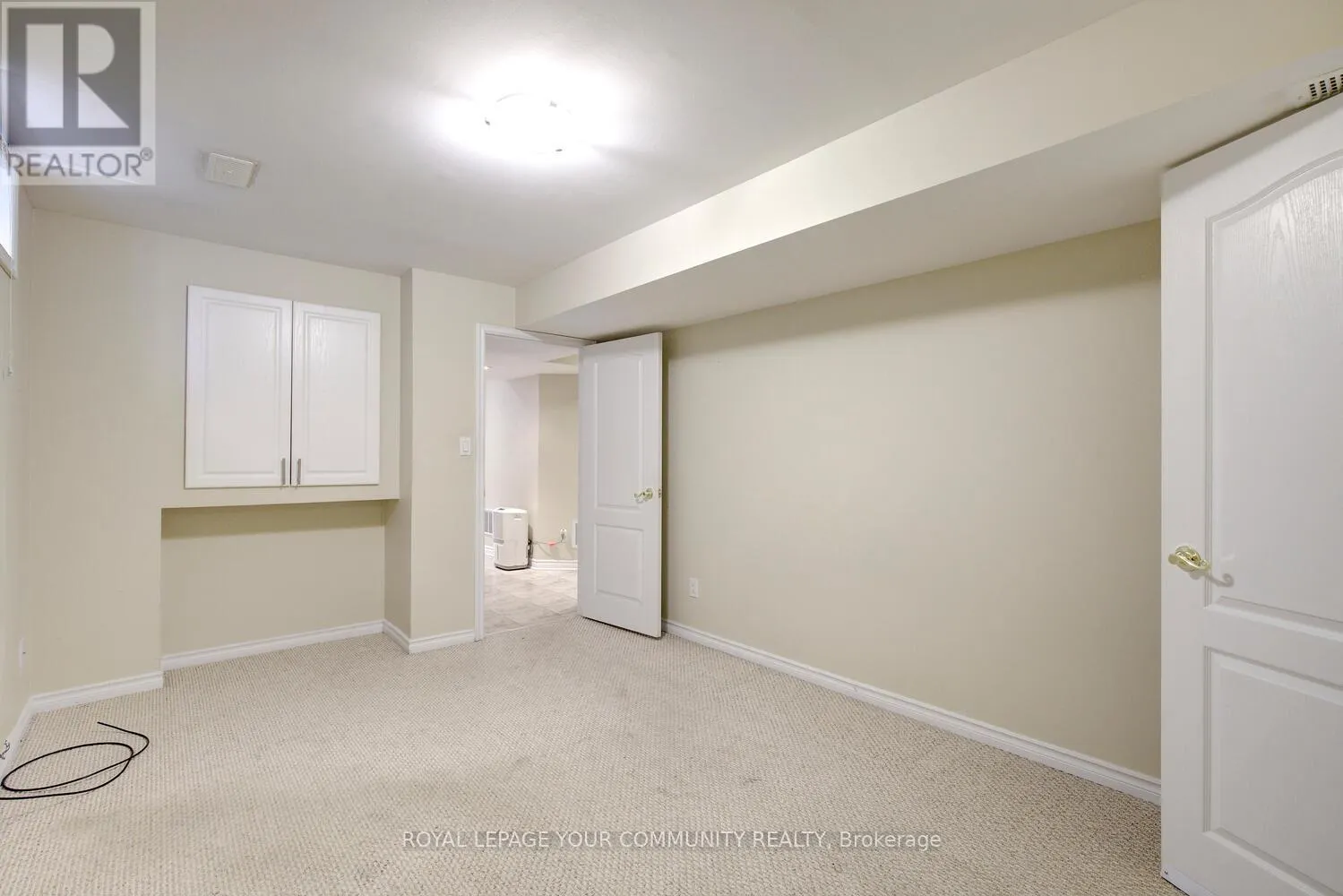 2-BED WALK-OUT BASEMENT - 625 GRAND TRUNK AVENUE
