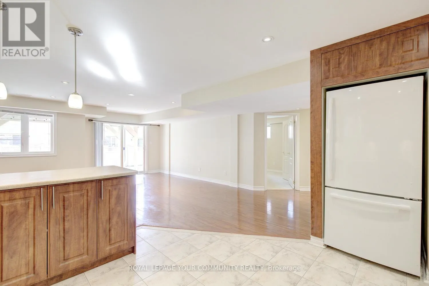 2-BED WALK-OUT BASEMENT - 625 GRAND TRUNK AVENUE