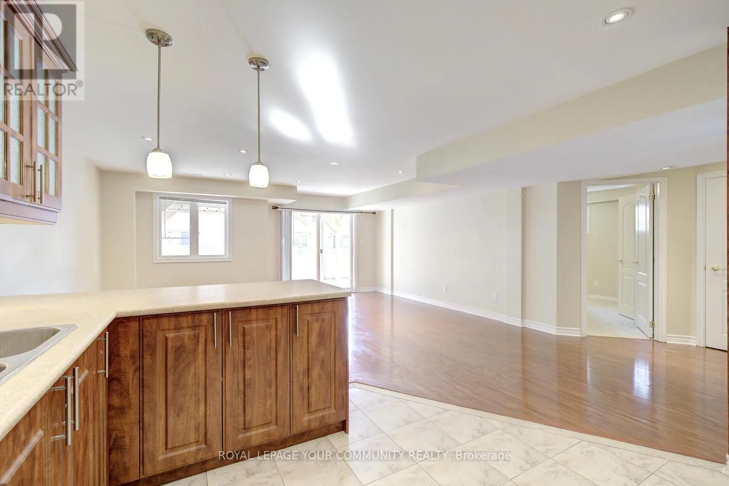 2-BED WALK-OUT BASEMENT - 625 GRAND TRUNK AVENUE