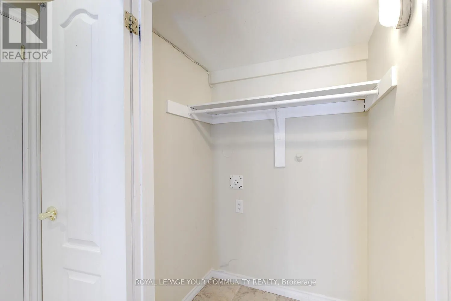 2-BED WALK-OUT BASEMENT - 625 GRAND TRUNK AVENUE